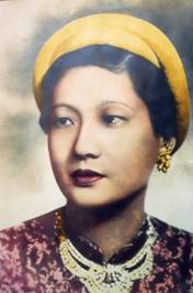 Nam Phương hoàng hậu.