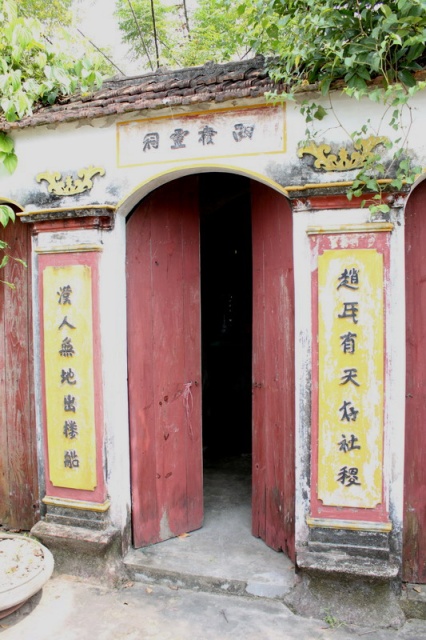 Lư Nam Việt Đế và Triệu Việt Vương - dòng HÙNG - VIỆT