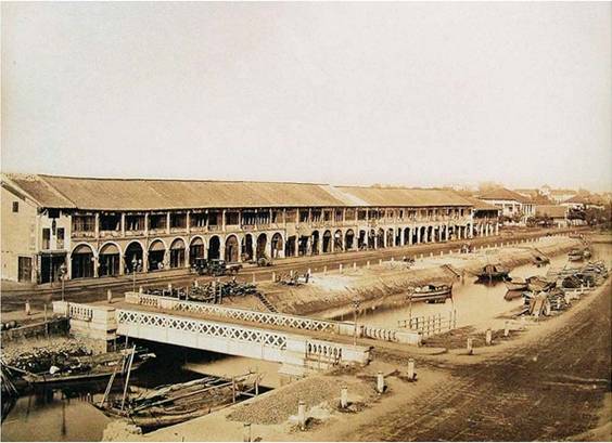 Dăy nhà phố trên dường Charner