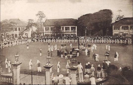 Saigon ca.1900 – Execution on Charner Blvd in front of the Justice de Paix