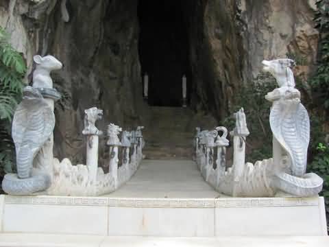 Lối vào động Âm Phủ