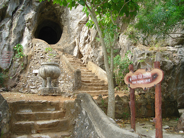 Động Vân Thông